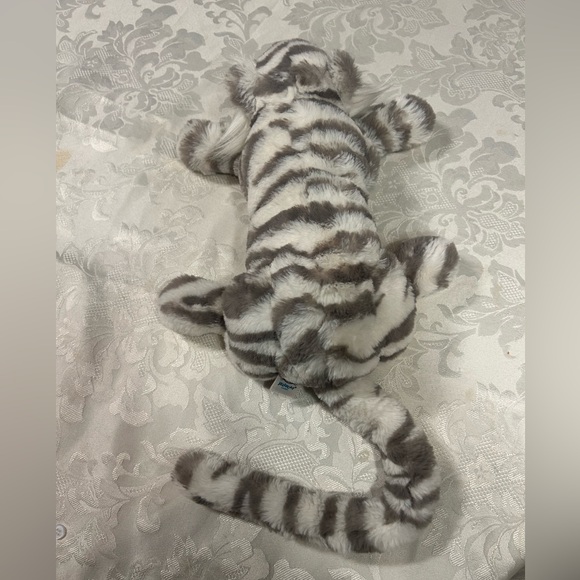 Jellycat Sacha Snow Tiger - Picture 2 of 5